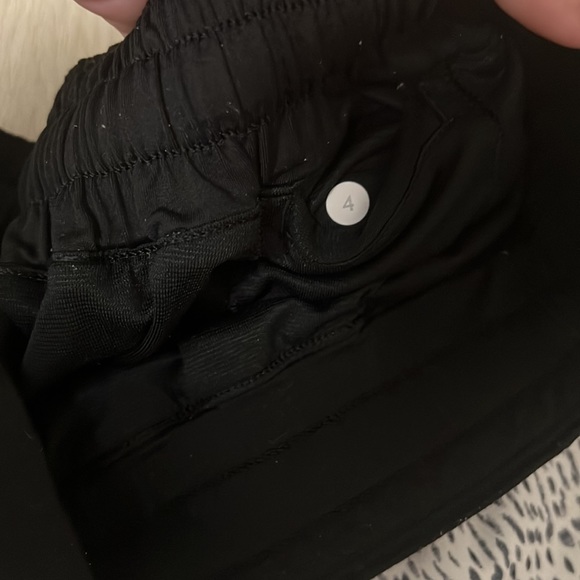 Lululemon Hotty Hot Short - Dottie Dash Leopard Print - Picture 3 of 3